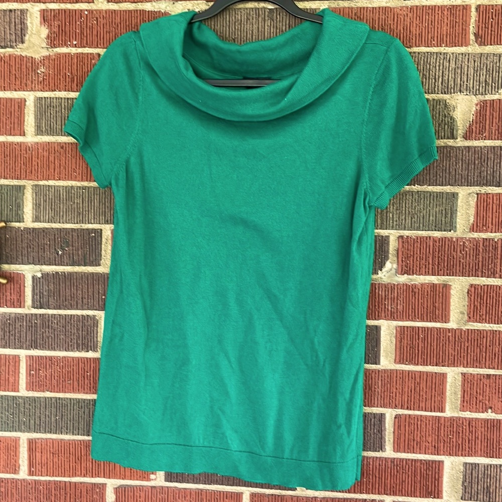 Ann Taylor Kelly green cowl neck short sleeve sweater